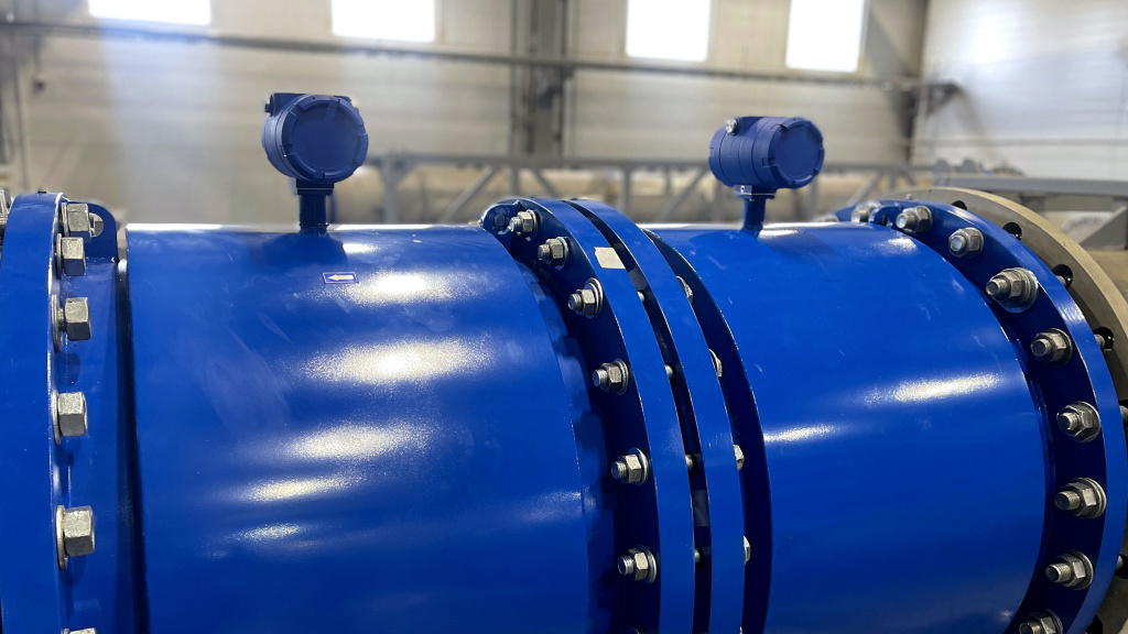 Рис.7 Рабочий стол проливной установки с установленными приборами.jpg